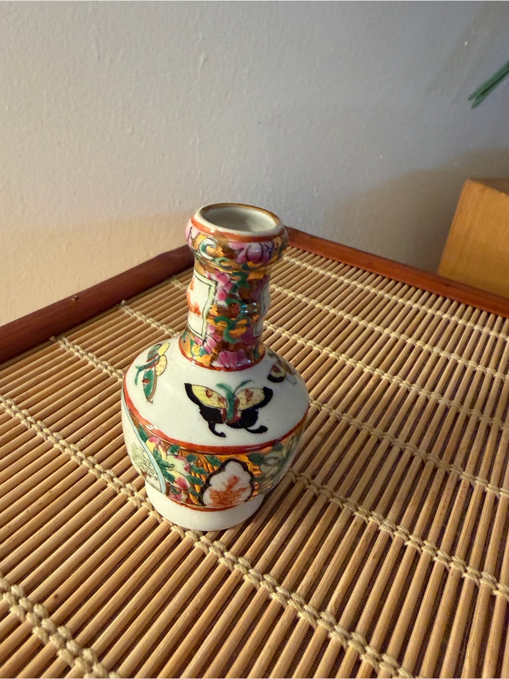 Miniture Chinese Hand-Painted Butterfly Motif Porcelain Bud Vase - Multicolor